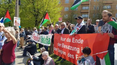  حضور فلسطيني بارز في مسيرة عيد الفصح المجيد للسلام تحت شعار: العالم يحتاج سلام و ليس الى احلاف عسكرية 